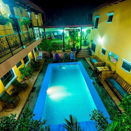 Fullmoon Hotel 格拉纳达 外观 照片