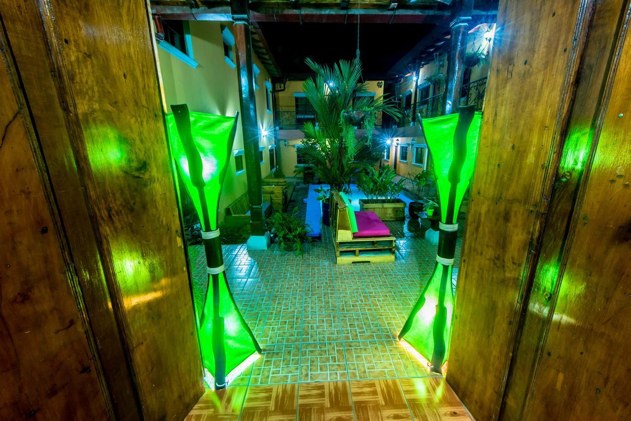 Fullmoon Hotel 格拉纳达 外观 照片